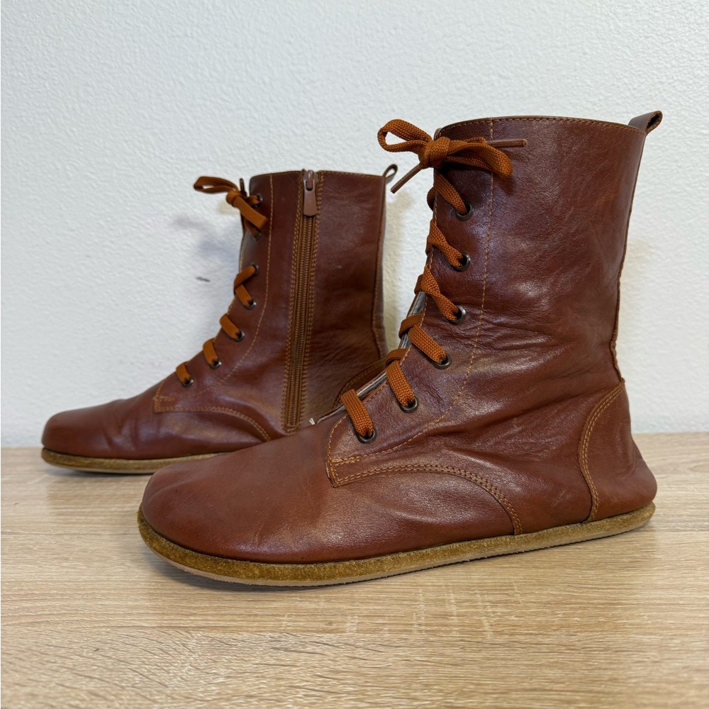 Minimalist hand crafted barefoot brown leather boots by AINTAP. SIze 41 / 9